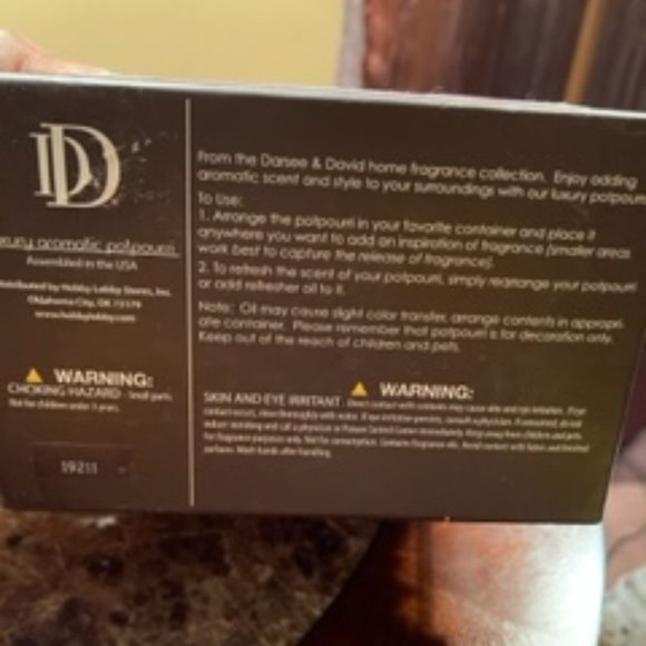 ***SOLD*** NWT, Darsee & David Home Fragrance Collection - Picture 4 of 4
